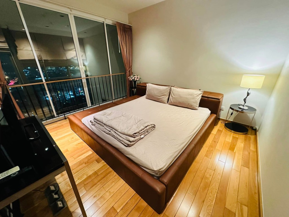 ดิ เอ็มโพริโอ เพลส สุขุมวิท 24 ห้อง Duplex วิวแม่น้ำ The Emporio Place Sukhumvit 24  ใกล้ BTS พร้อมพงษ์